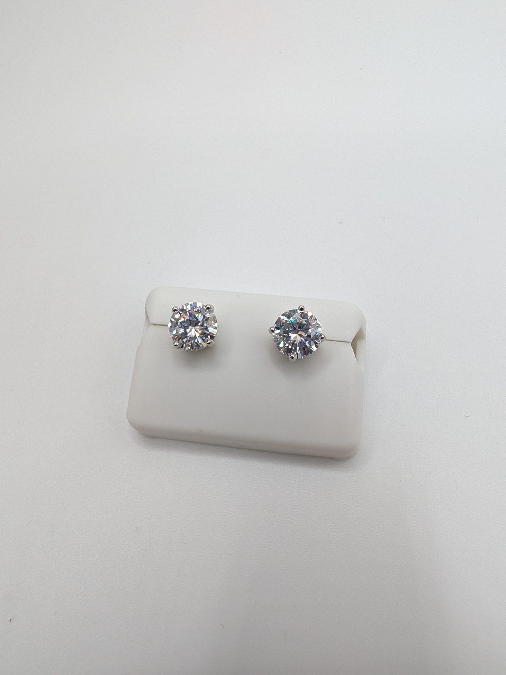 NWT 3 CTTW Moissanite Stud Earrings .925 Sterling Silver Screw Back 3.00 CT